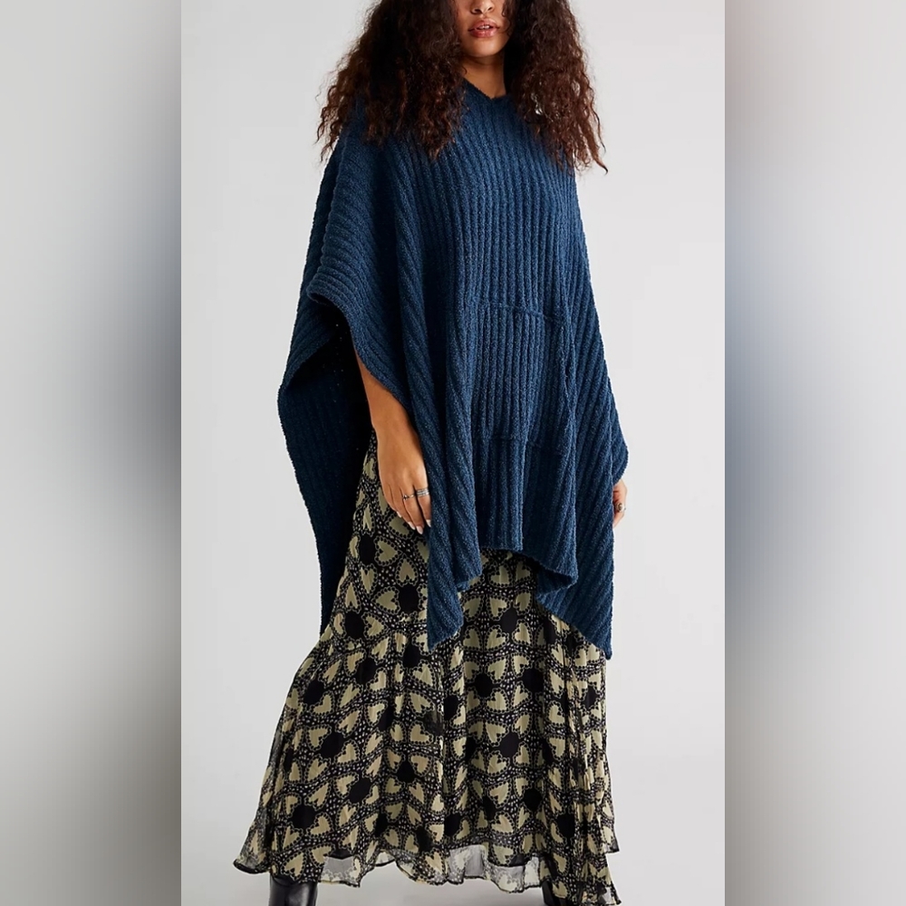 NWOT Free People Bestie Blanket Ponch OS
